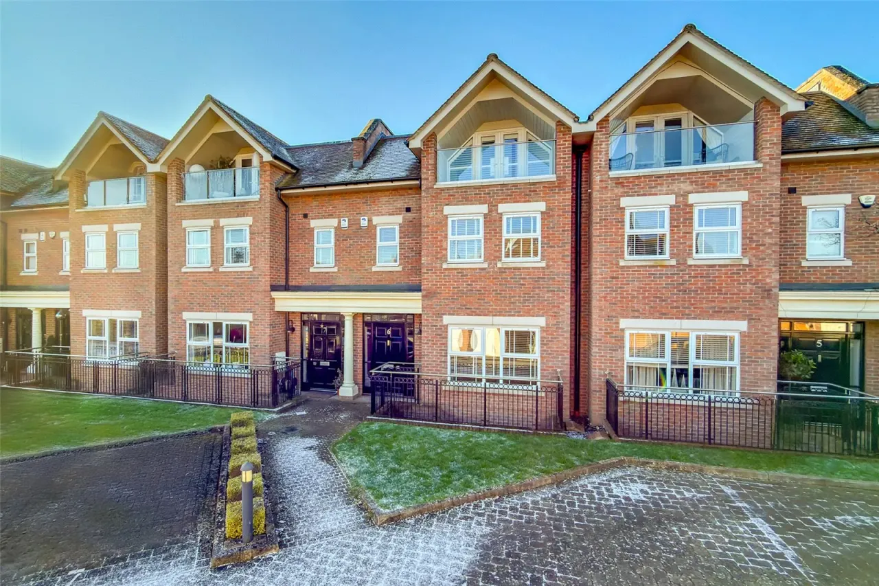 5 bed house for sale — Green Lawns Close, Harpenden, Hertfordshire, AL5 3QD
