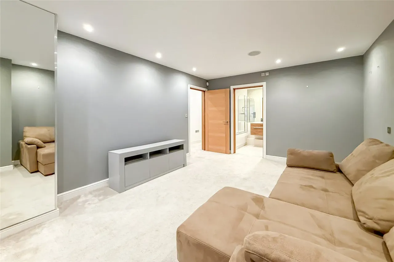 Green Lawns Close, Harpenden, Hertfordshire, AL5 3QD, photo 3
