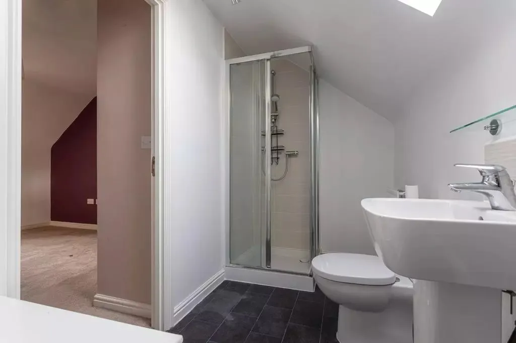 Leeds, LS14, photo 9