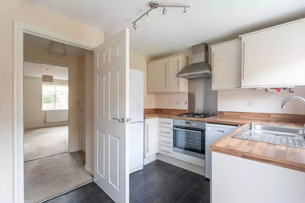 Leeds, LS14, photo 5