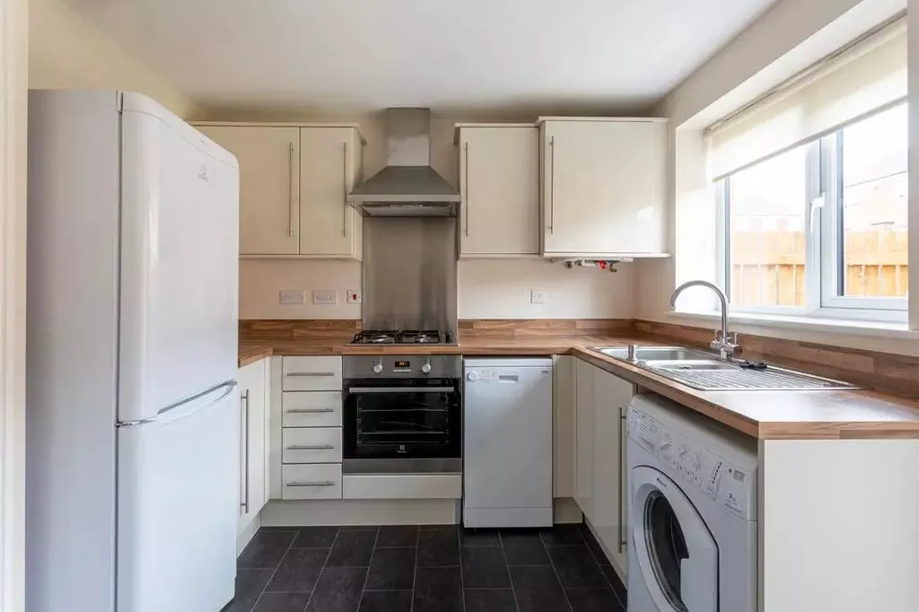 Leeds, LS14, photo 2