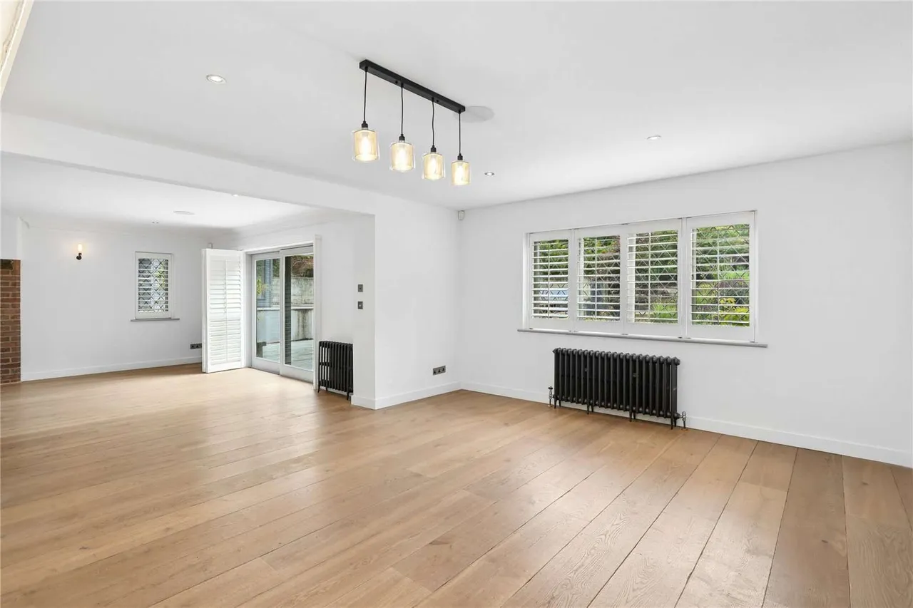 Fairfield Park, Cobham, Surrey, KT11 2HF, photo 6