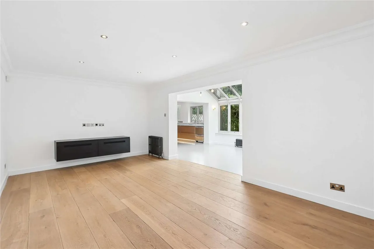 Fairfield Park, Cobham, Surrey, KT11 2HF, photo 10