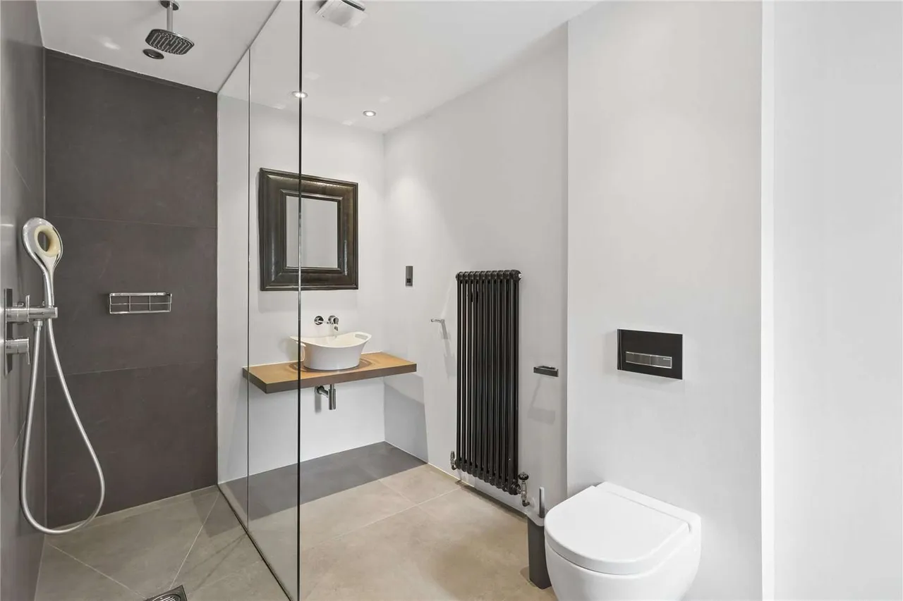 Fairfield Park, Cobham, Surrey, KT11 2HF, photo 11
