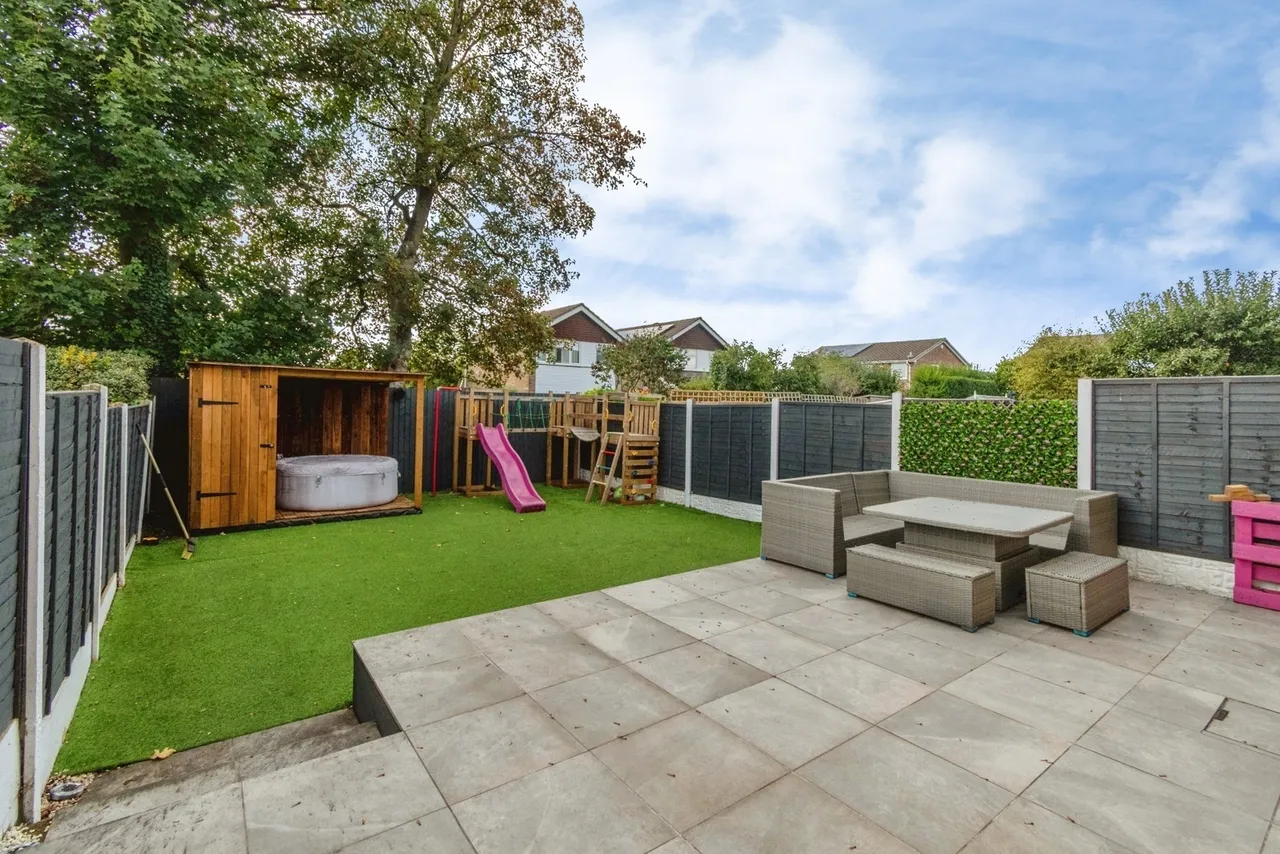Langholm Drive, Heath Hayes, WS12, photo 2