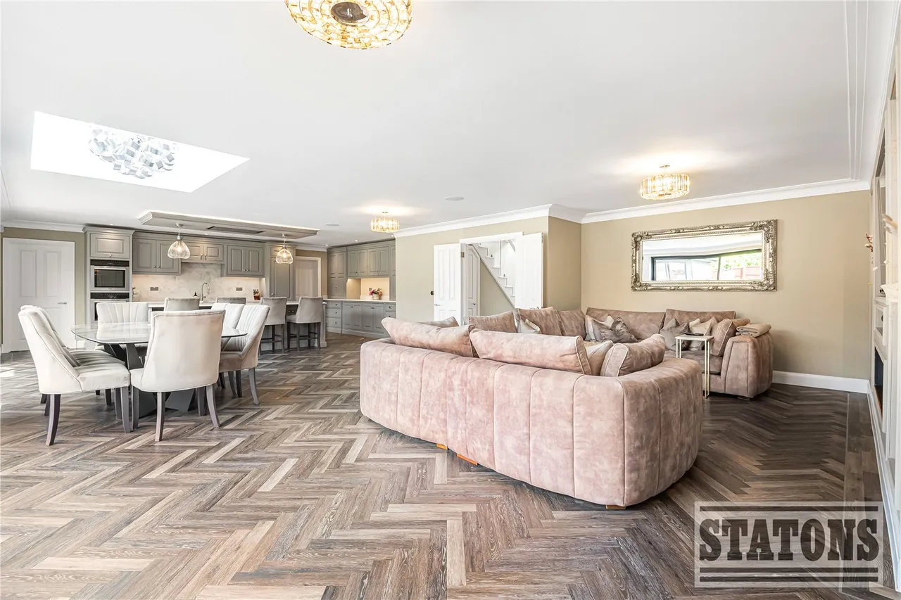The Grove, Brookmans Park, Hertfordshire, AL9 7RL, photo 5