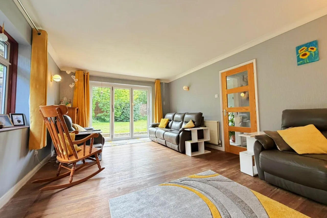 Cuthbert Road, Ash Vale, Surrey, GU12 5ES, photo 3