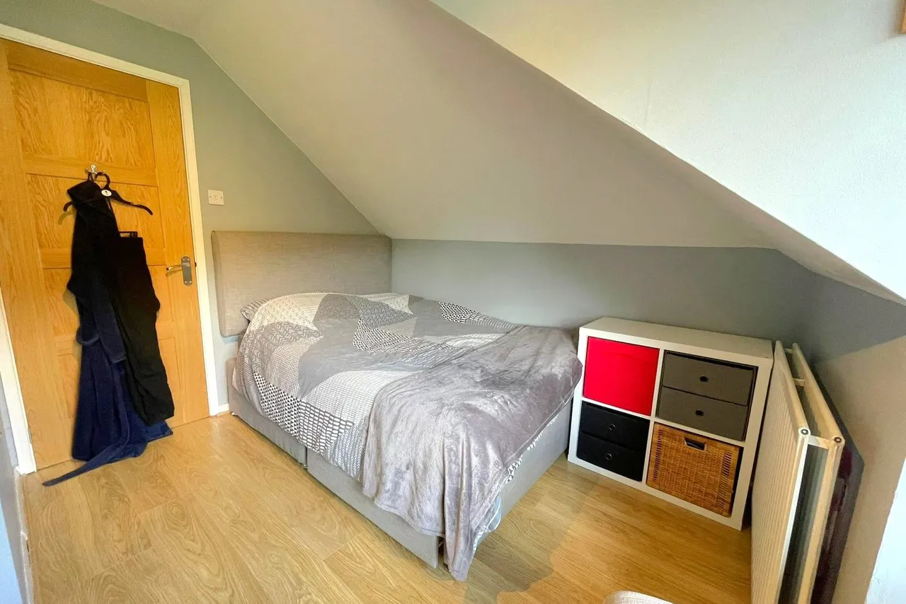Cuthbert Road, Ash Vale, Surrey, GU12 5ES, photo 11