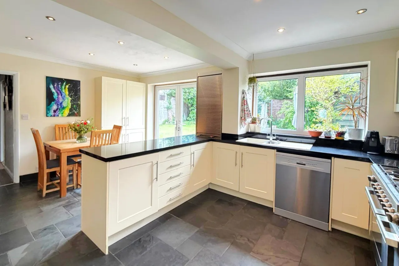 Cuthbert Road, Ash Vale, Surrey, GU12 5ES, photo 7