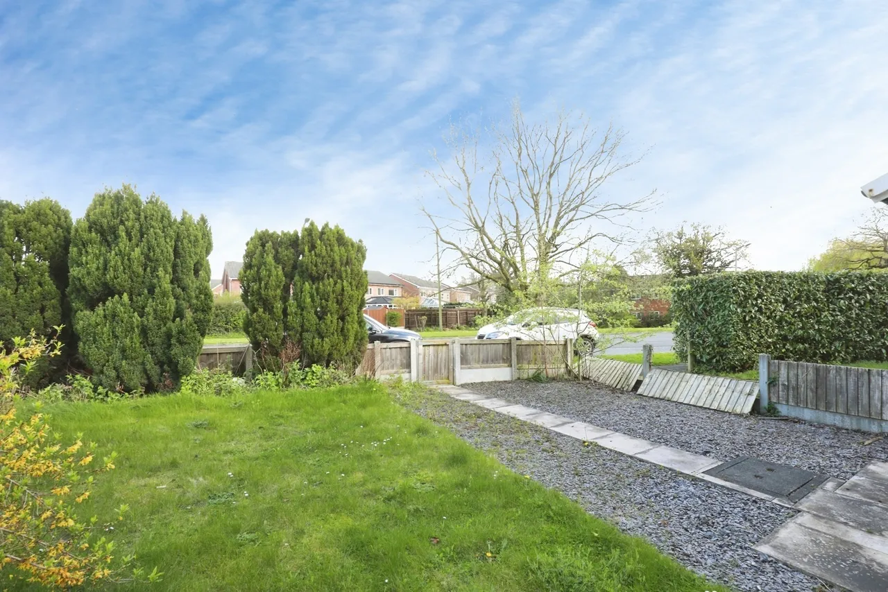 Stuart Close, Winsford, Cheshire, CW7, photo 4