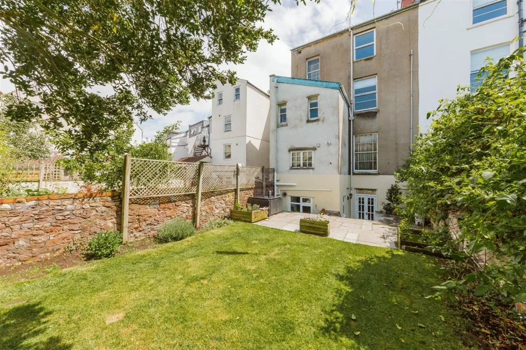 2 bed flat for sale — Garden Flat, 56, Alma Vale Road, Clifton, Bristol, BS8 2HS
