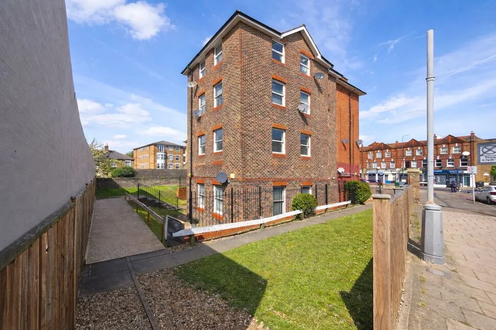 Lee High Road, London, SE13, photo 11