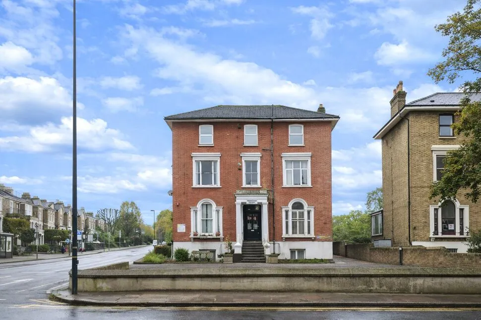 2 bed flat for sale — Lee High Road, London, SE13