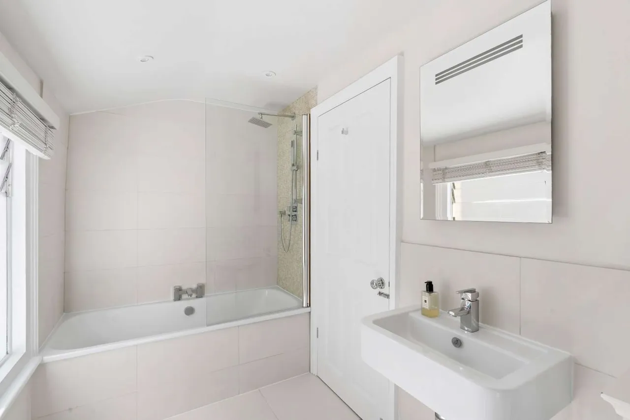 Fullerton Road, London, United Kingdom, SW18 1BX, photo 11