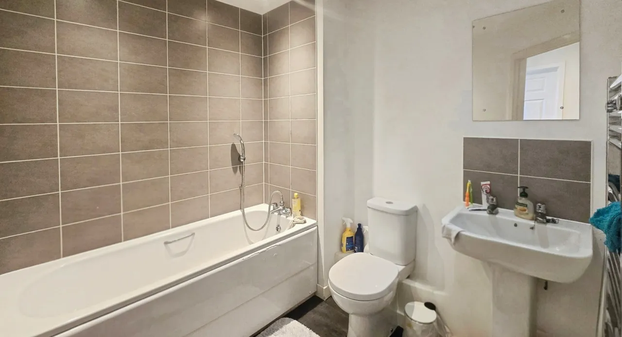 Centrifuge Way, Farnborough, GU14, photo 6
