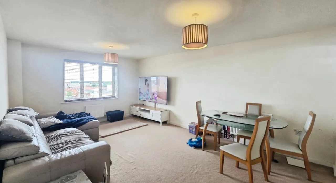 Centrifuge Way, Farnborough, GU14, photo 2