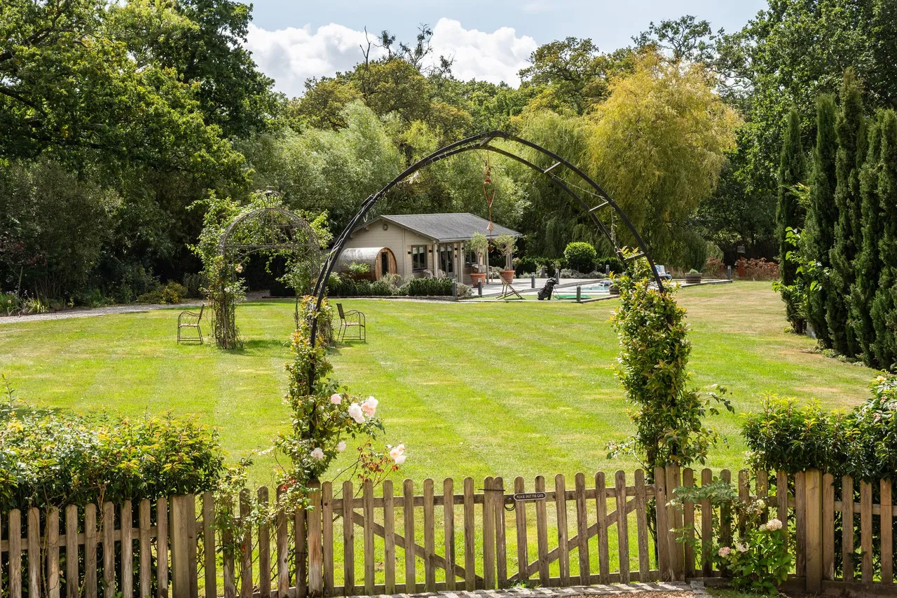 Denmead, Hampshire, photo 48