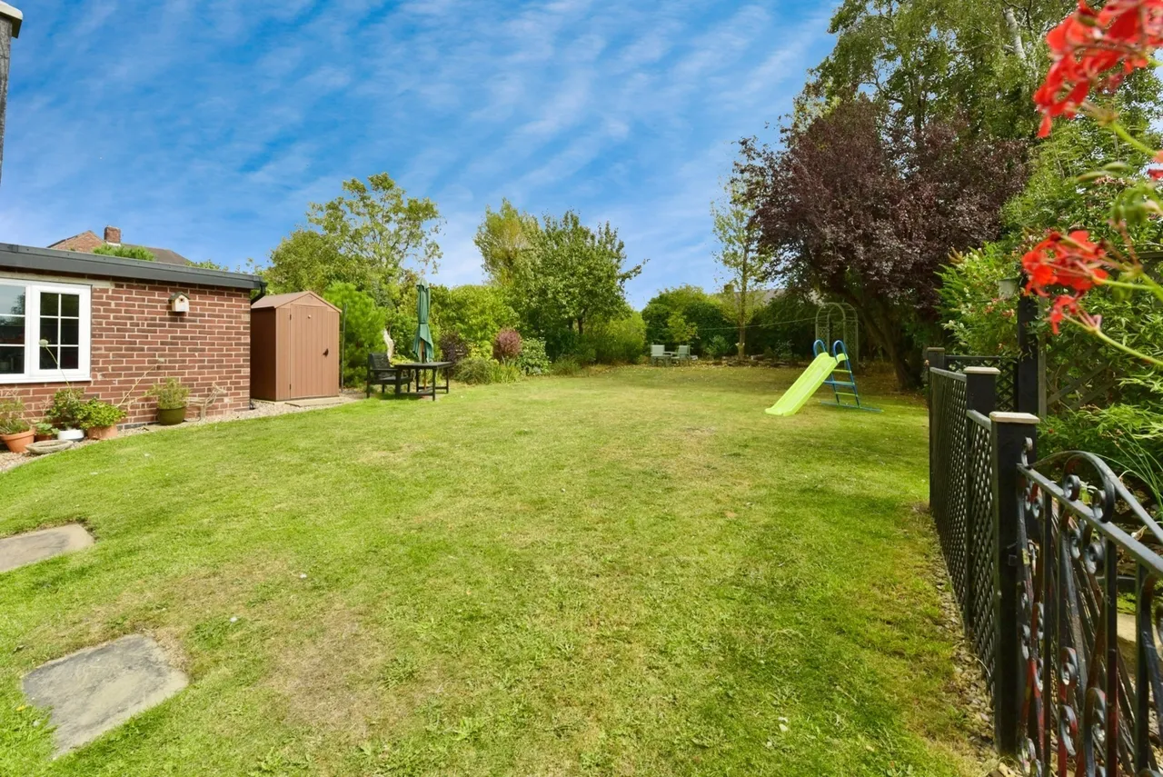 Fox Hill Road, SHEFFIELD, South Yorkshire, S6, photo 16