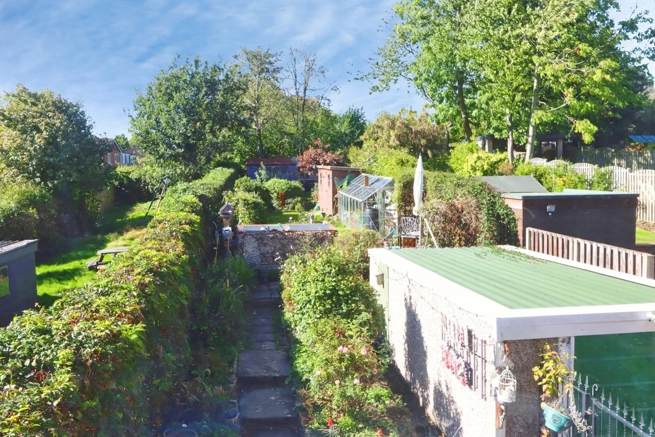 School Lane, Norton, S8, photo 17