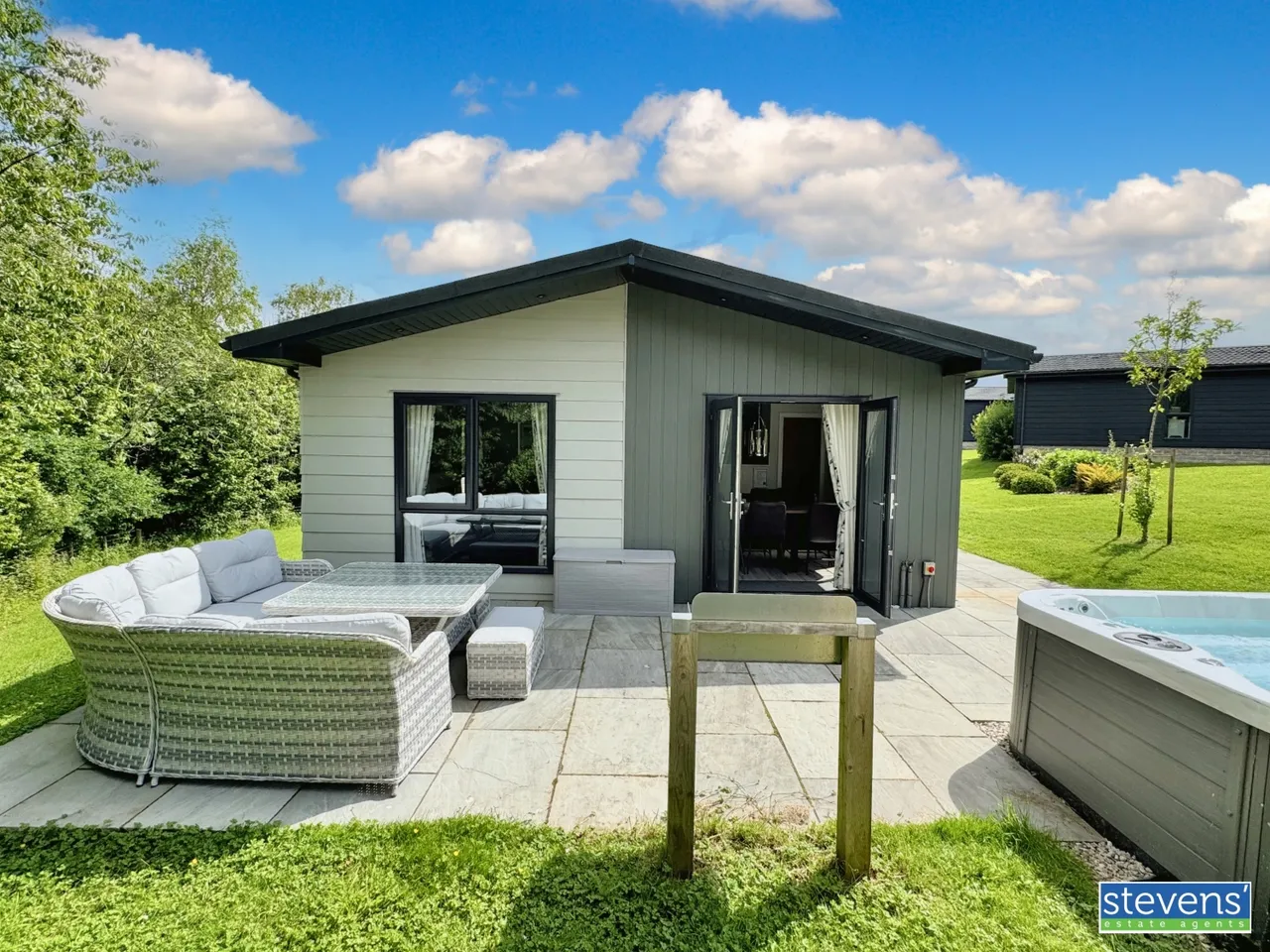 4 bed park home for sale, Roadford Lake, Broadwoodwidger, PL16