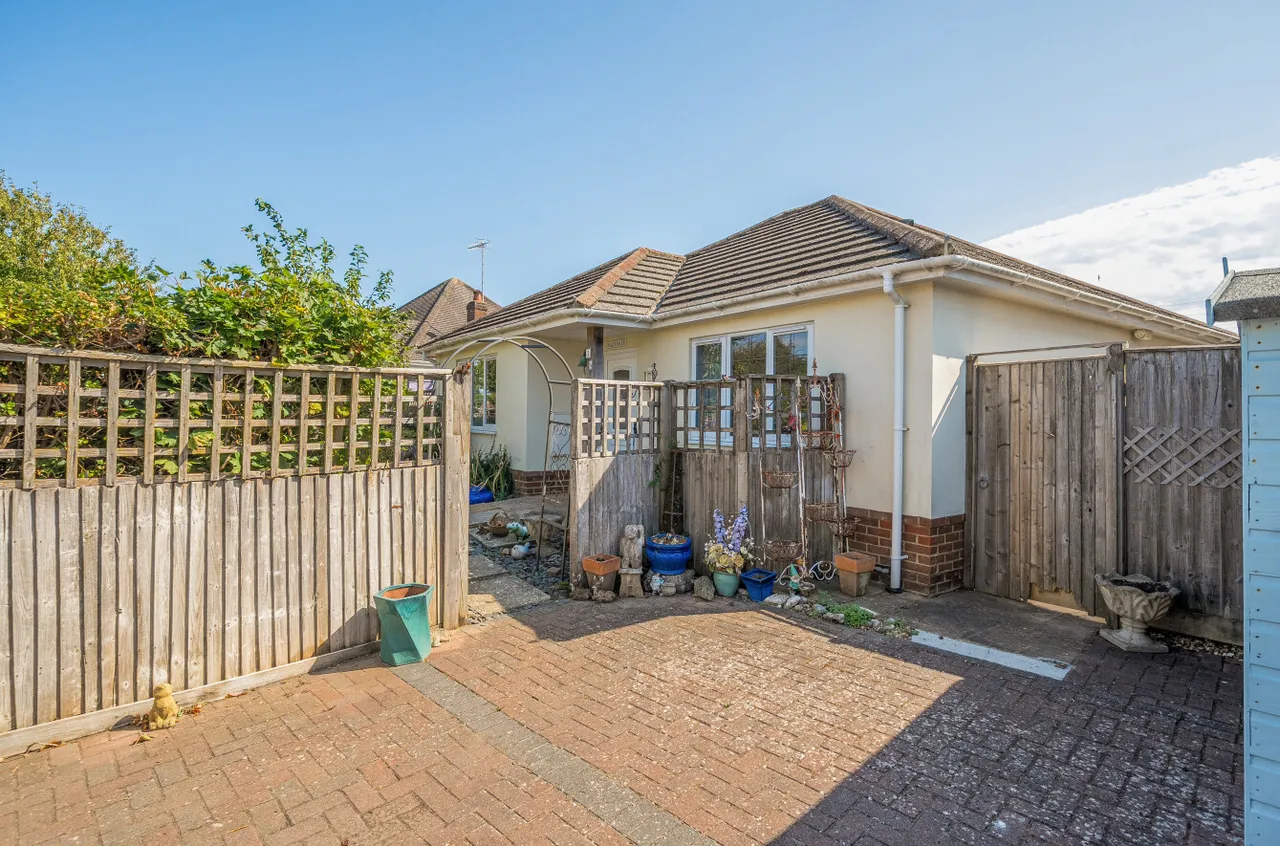 2 bed house for sale, Elm Park, Ferring, BN12