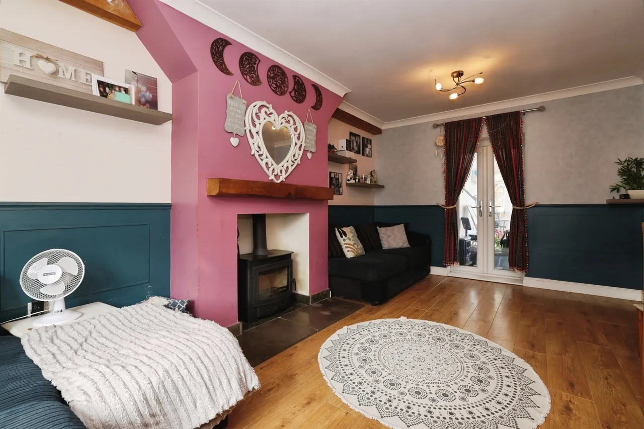 North End, Calne, SN11, photo 3