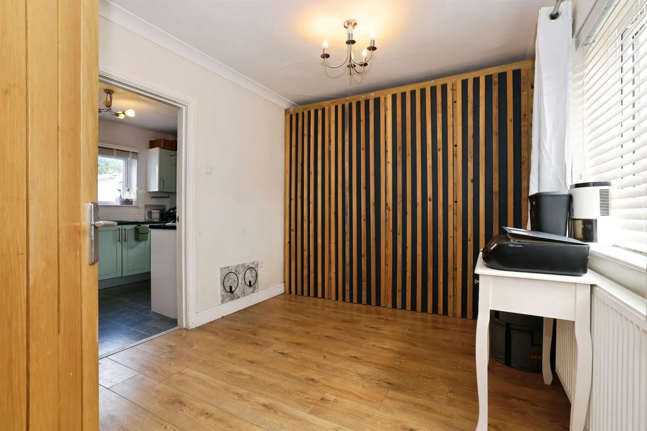 North End, Calne, SN11, photo 4