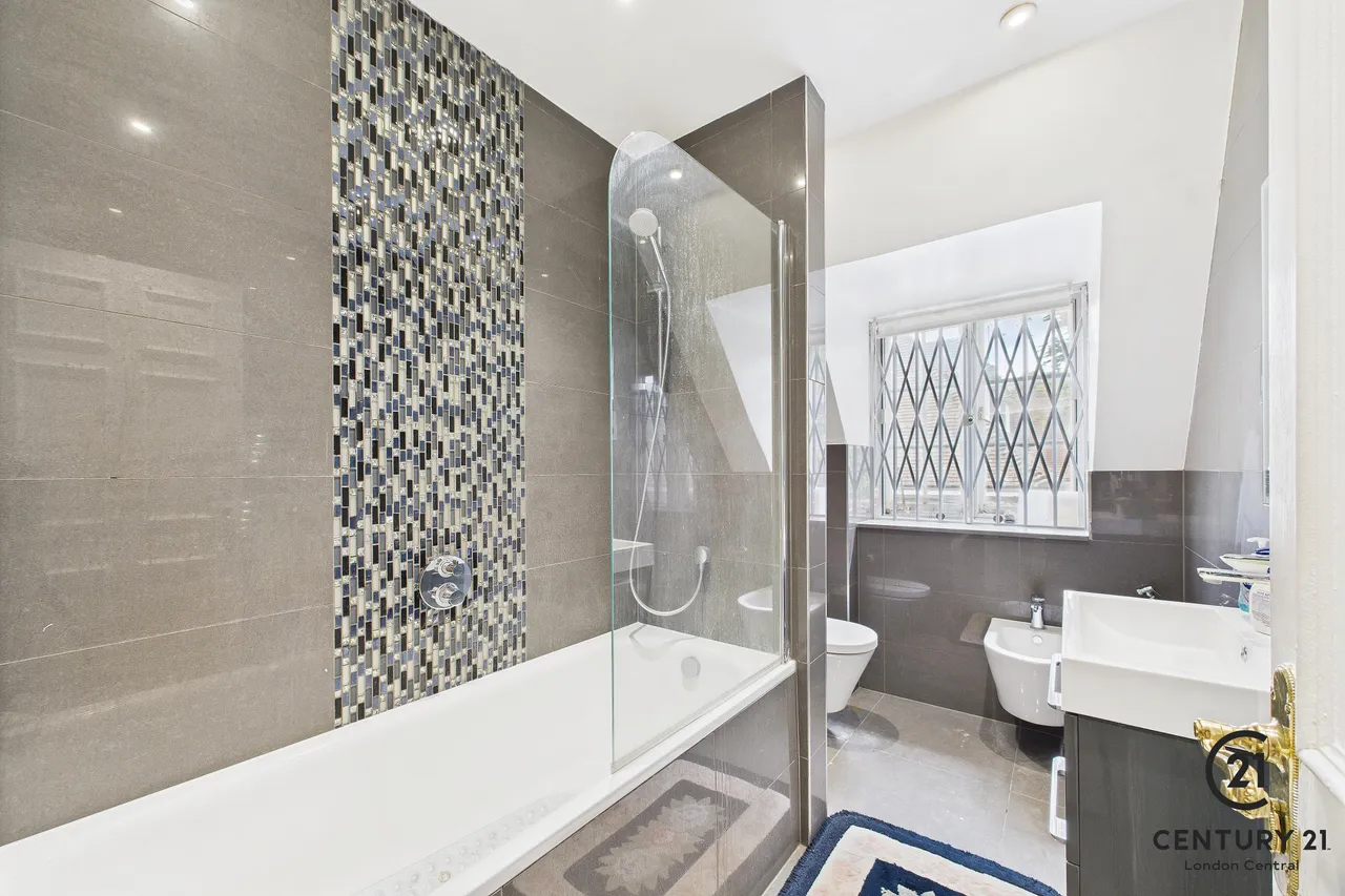 Winnington Road, London, N2, photo 22