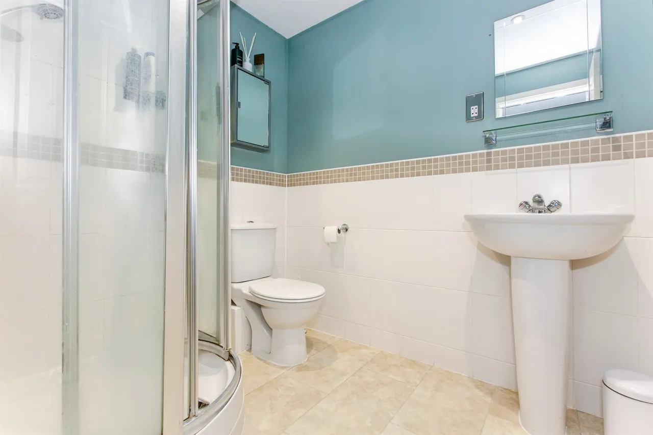 Lancaster Gate, Upper Cambourne, CB23, photo 10
