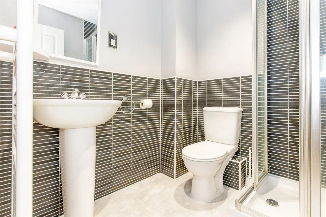 Lancaster Gate, Upper Cambourne, CB23, photo 16