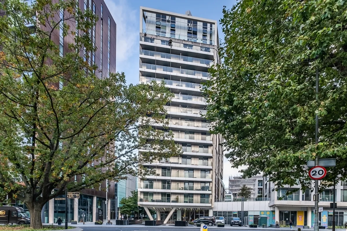 2 bed flat to rent — Buckhold Road London SW18