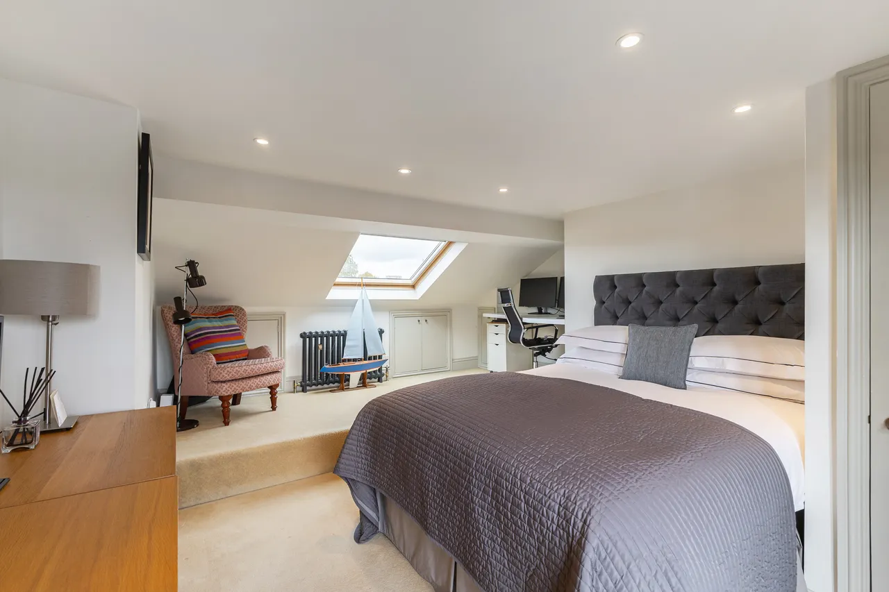 Priory Road, London, W4, photo 13