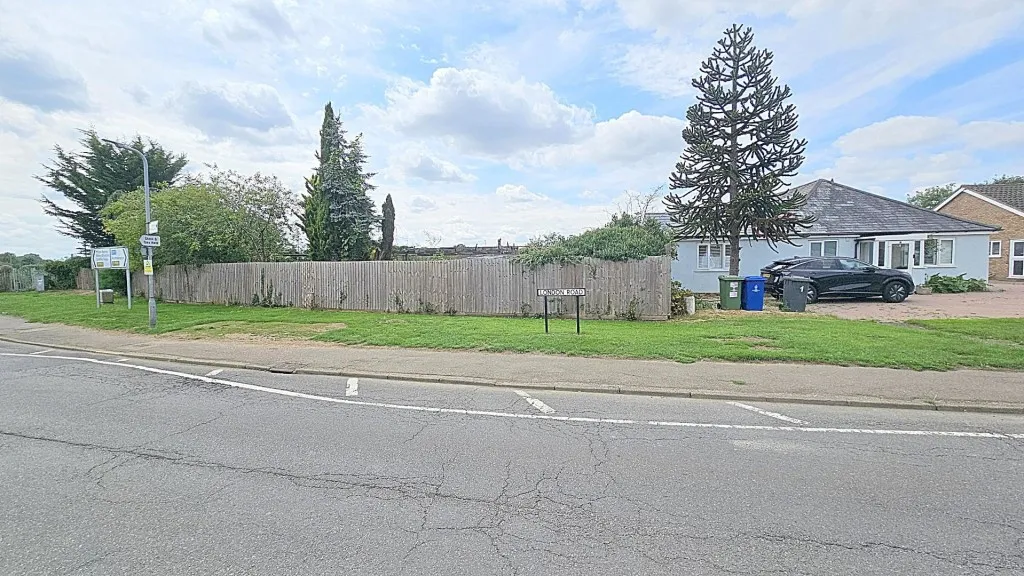 3 bed land for sale, London Road, Roade
