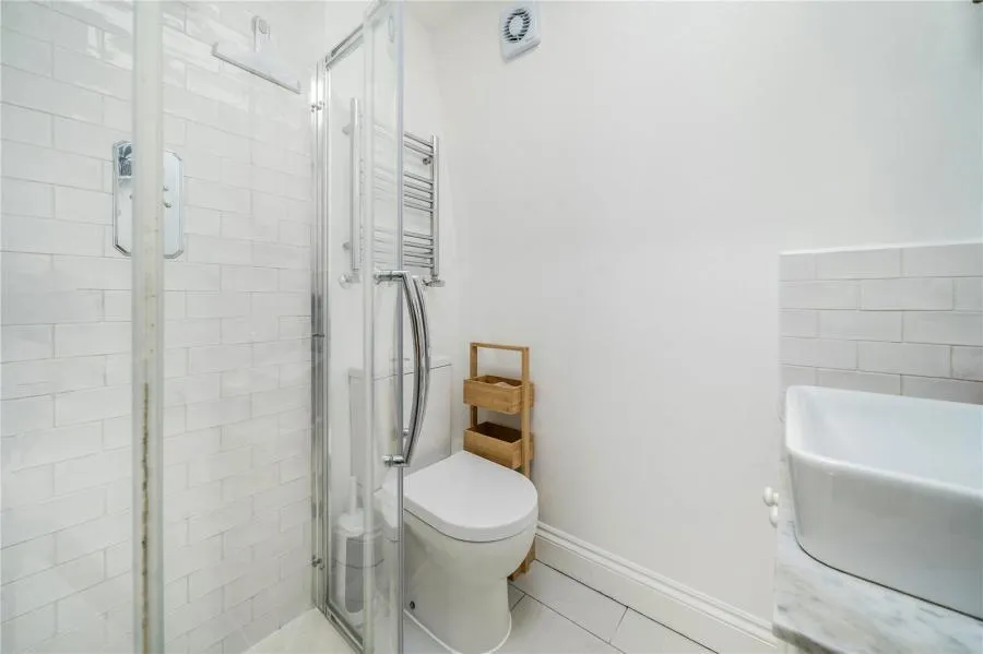Larden Road, Acton, W3, photo 16