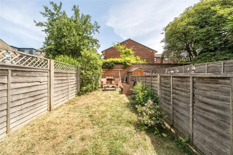 Larden Road, Acton, W3, photo 20