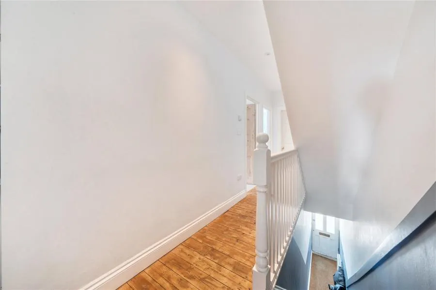 Larden Road, Acton, W3, photo 17