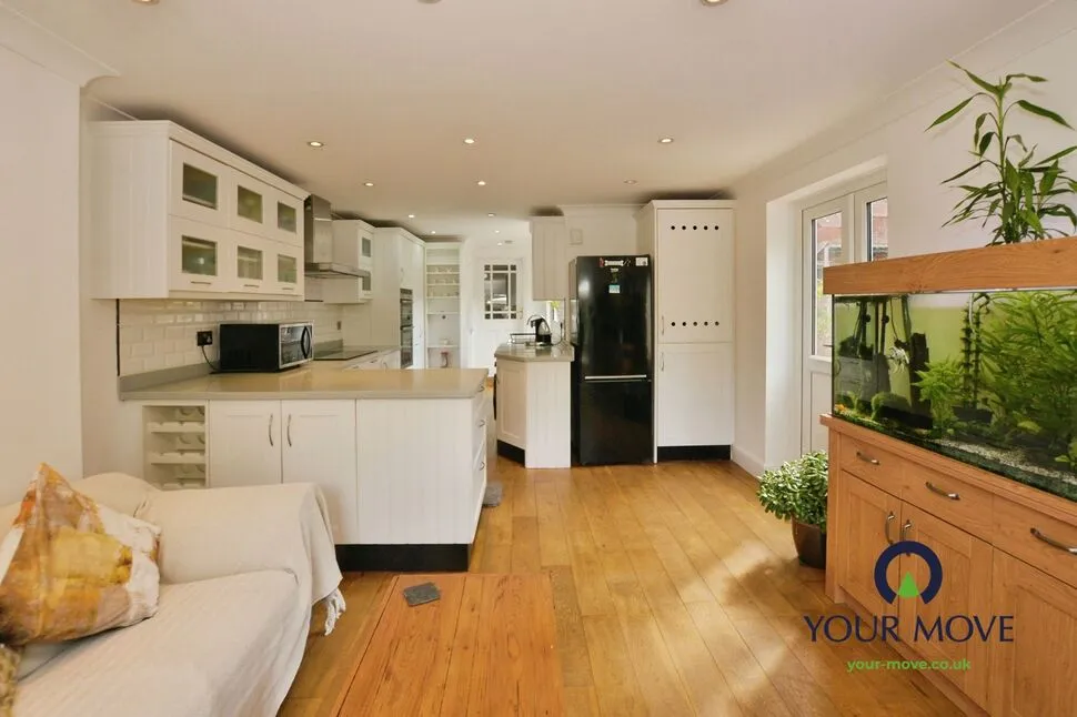 Faversham Road, Kennington, Kent, TN24, photo 12