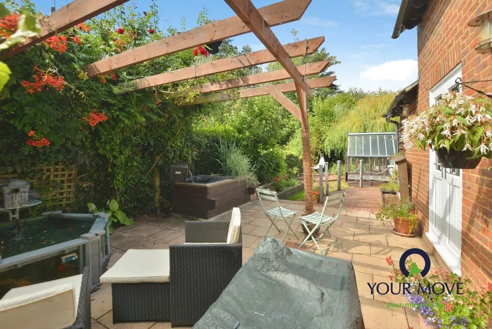 Faversham Road, Kennington, Kent, TN24, photo 4