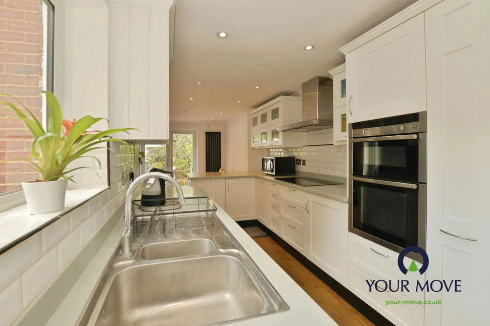 Faversham Road, Kennington, Kent, TN24, photo 10