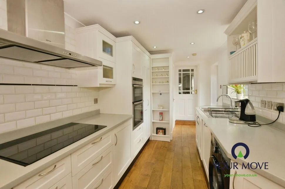 Faversham Road, Kennington, Kent, TN24, photo 11