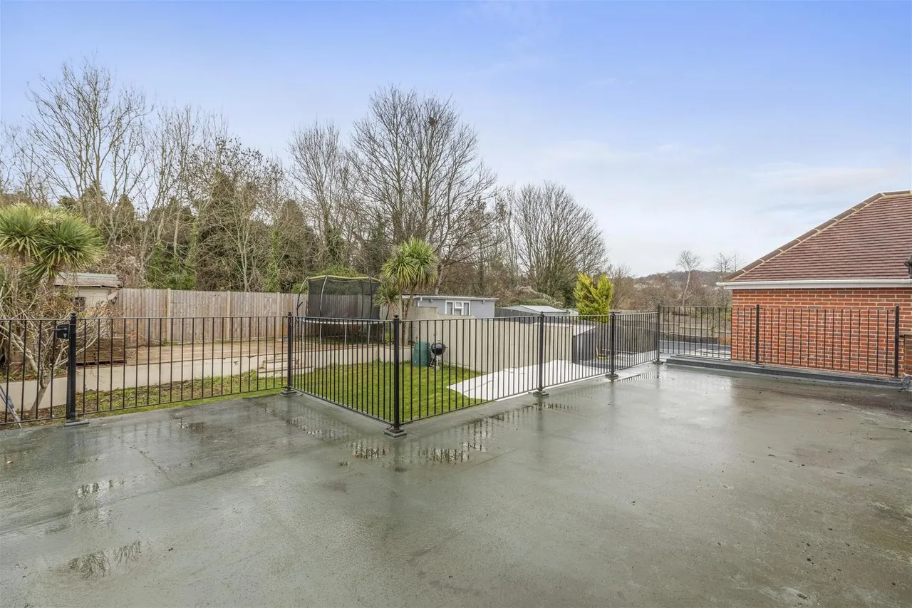 Guinions Road, High Wycombe, HP13, photo 21