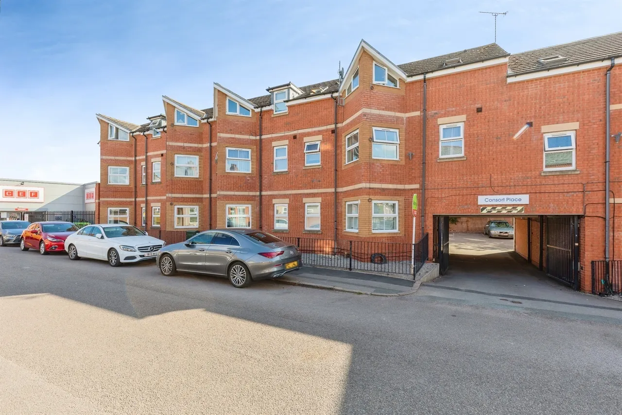 2 bed flat for sale — Shakleton Road, Coventry