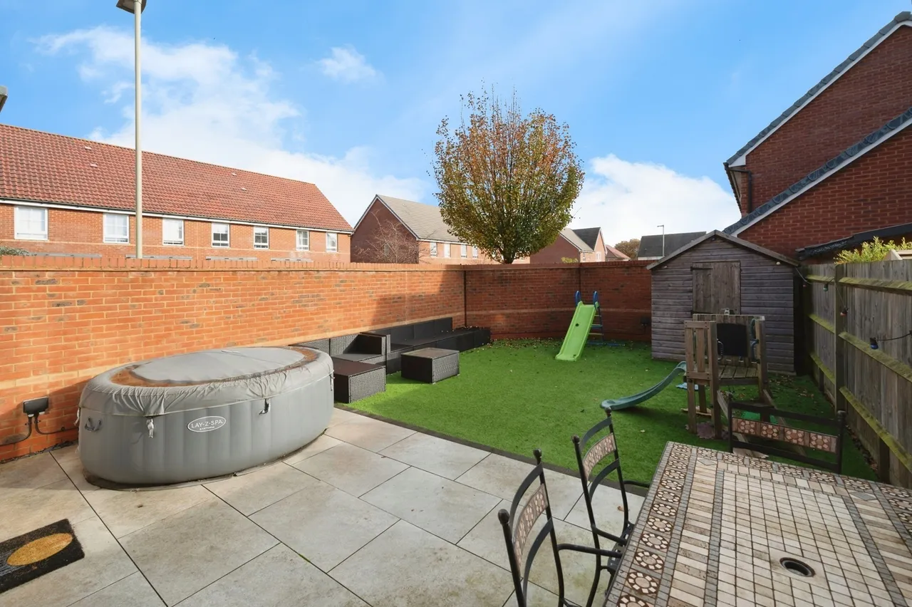 Signal Way, Hayling Island, PO11, photo 10