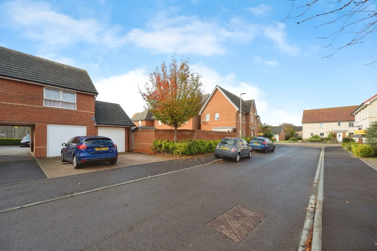 Signal Way, Hayling Island, PO11, photo 17