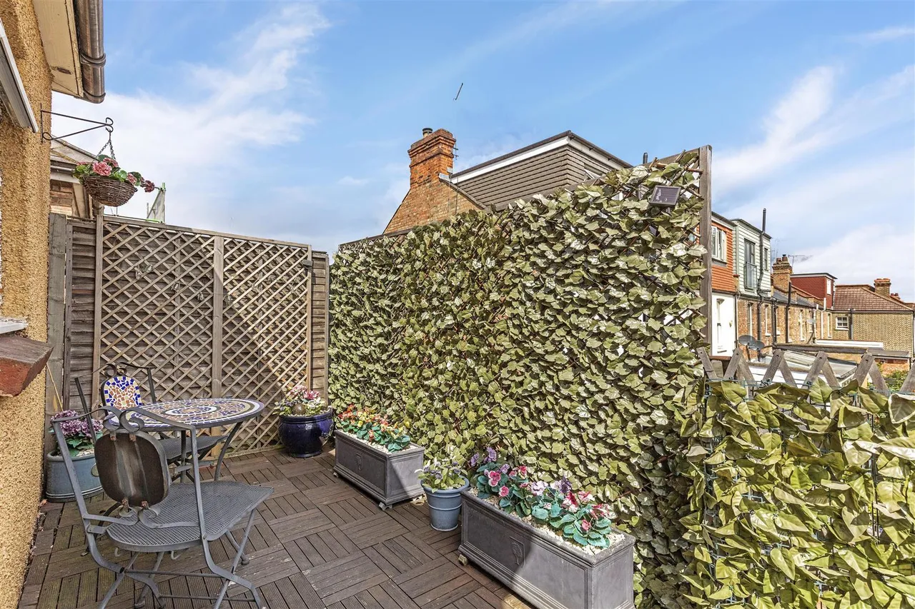 Upper Richmond Road West, London, SW14, photo 2