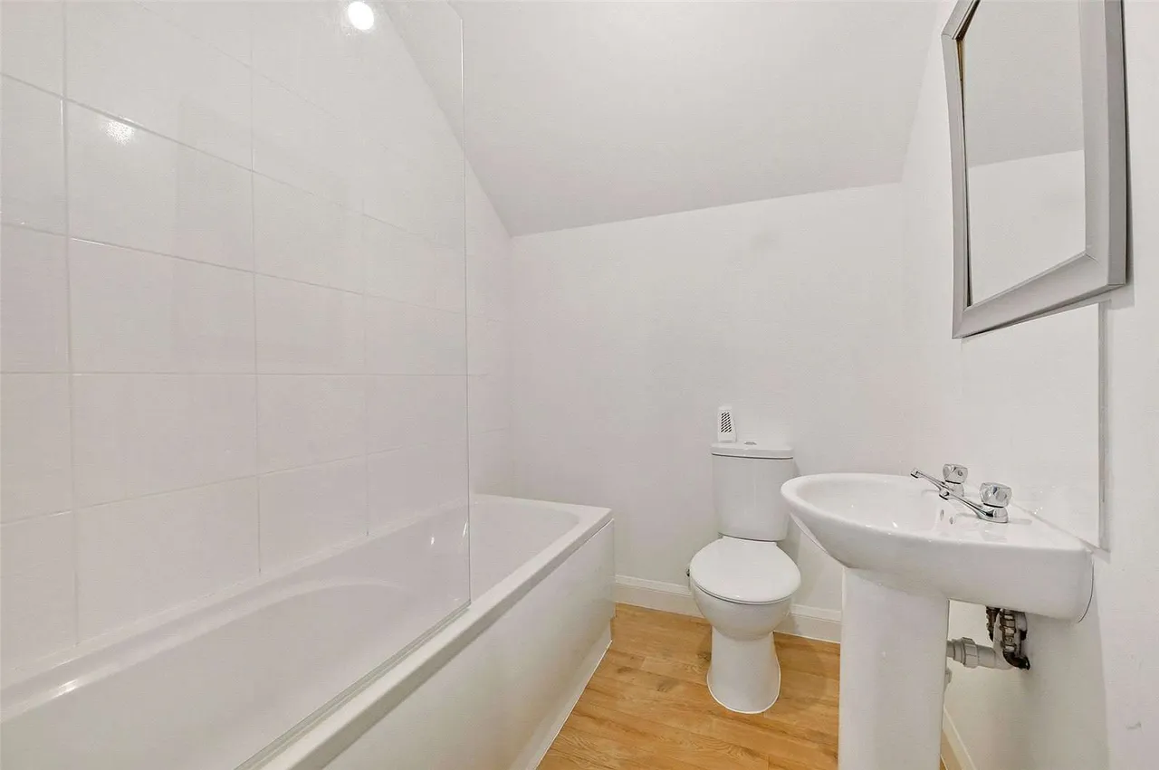 Iver Grove, Wood Lane, Iver, Buckinghamshire, SL0 0LB, photo 5