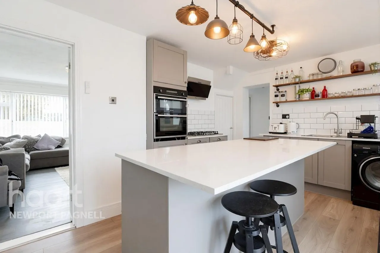 Byron Drive, Newport Pagnell, MK16, photo 3