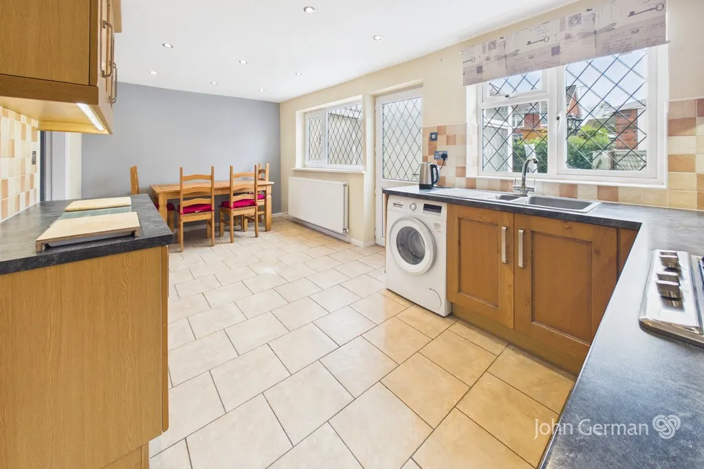 Shipton Drive, Uttoxeter, photo 3