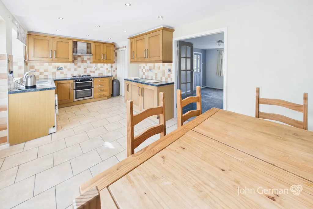 Shipton Drive, Uttoxeter, photo 4