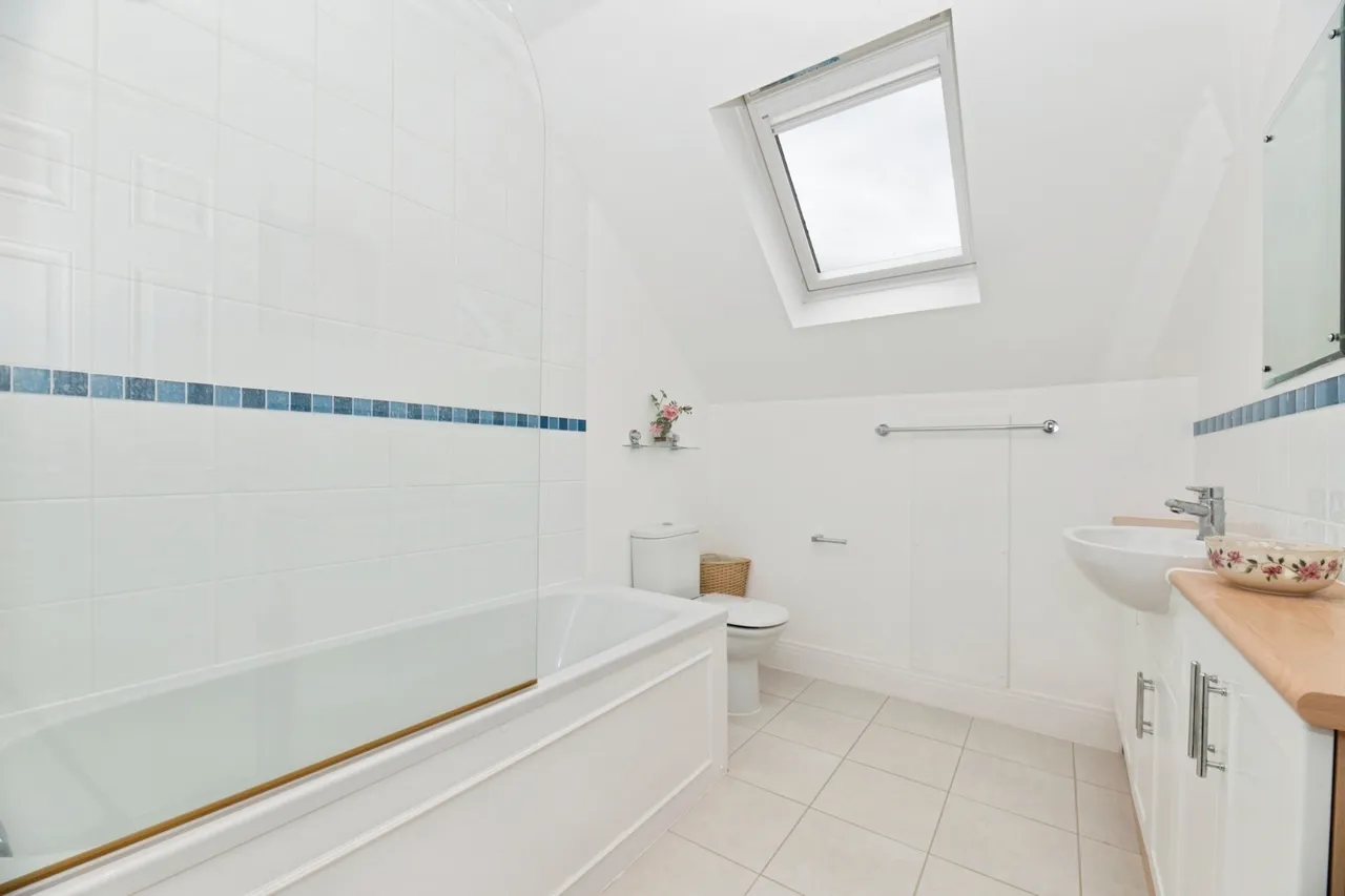 Forest Road, Effingham Junction, KT24, photo 11